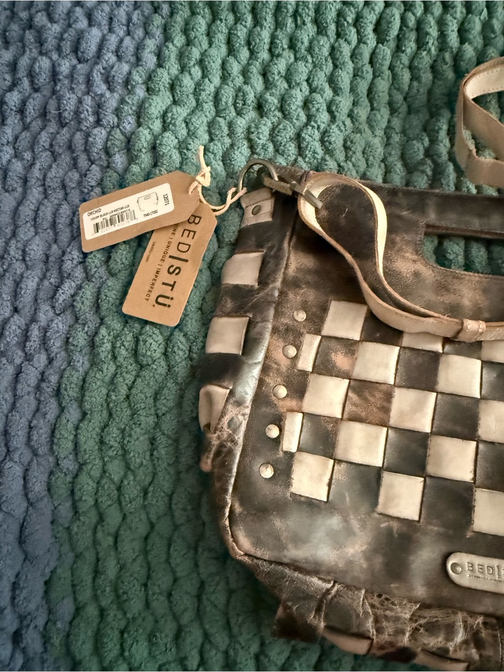 Bedstu- orchid crossbody bag - Picture 6 of 6